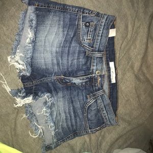 Size 26 KanCan jean shorts
